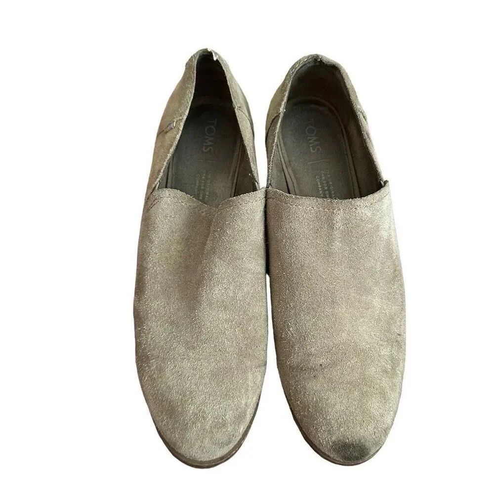 TOMS suede slip on - size 9